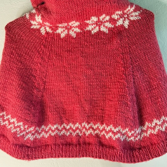 Hand Knit Red Hooded Knit Sweater with Snowflake Design Girls Size 4-6Y - Picture 4 of 6